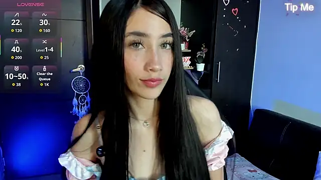 Snapshot of Emilytafur chatting on June 2026 09:27:02 PM Emilytafur online show from June 2026 09:27:02 PM