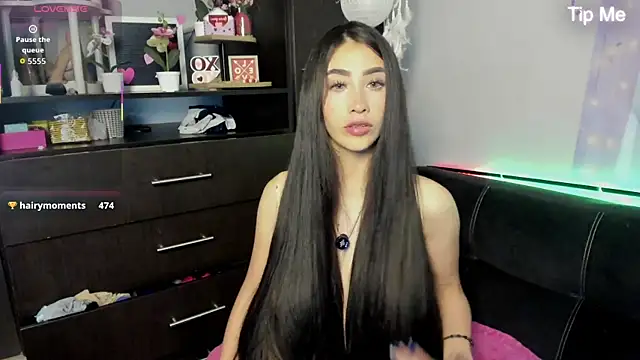 Emilytafur online show from March 2026 10:04:02 PM