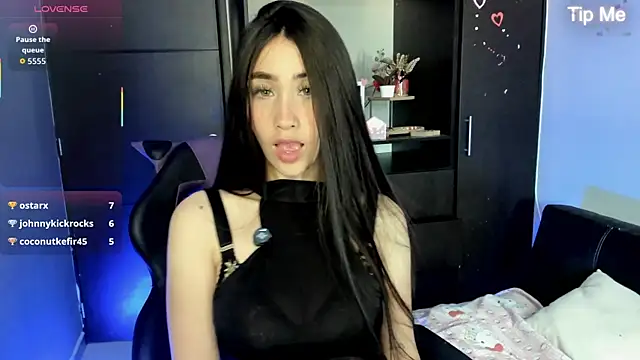 Emilytafur online show from May 2026 08:36:01 PM
