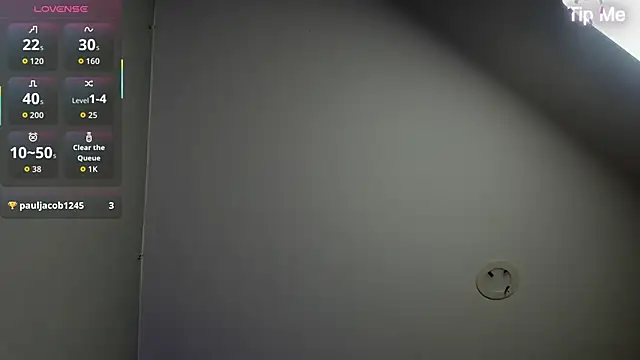 Emilytafur online show from April 2026 11:34:02 PM