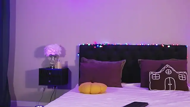 Denise Garciia online show from April 2026 12:44:02 PM