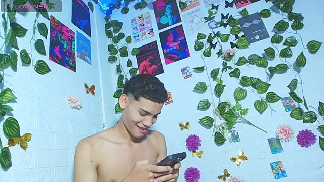 Snapshot of stevan1855 chatting on April 2026 01:50:01 AM stevan1855 online show from April 2026 01:50:01 AM