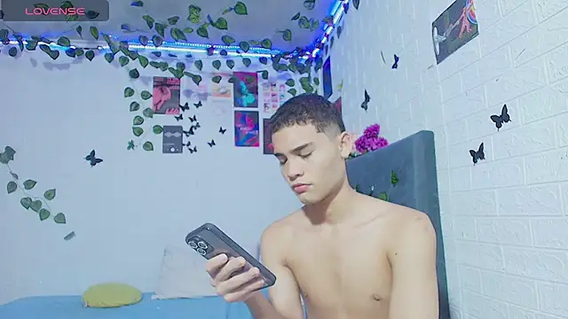 Snapshot of stevan1855 chatting on November 2025 12:42:02 PM stevan1855 online show from November 2025 12:42:02 PM