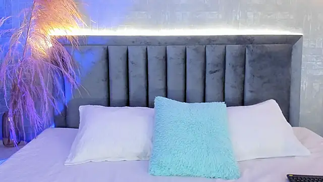 GaiaBaker online show from November 2025 03:38:02 PM