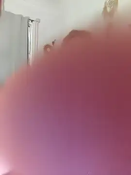 lolavalecuatro online show from November 2025 09:48:01 PM