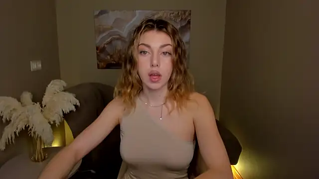 MollyMeltorr online show from October 2025 01:06:01 AM