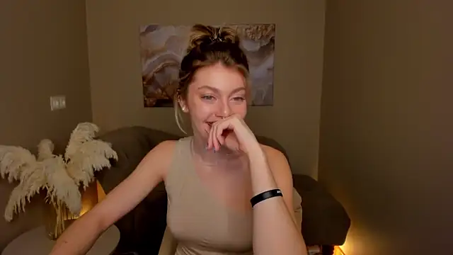MollyMeltorr online show from October 2025 01:18:01 AM