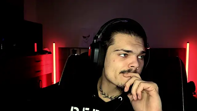 JordanShow online show from November 2025 03:01:01 PM