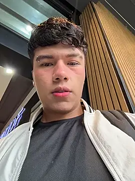 Logan smith1 online show from November 2025 06:00:01 PM