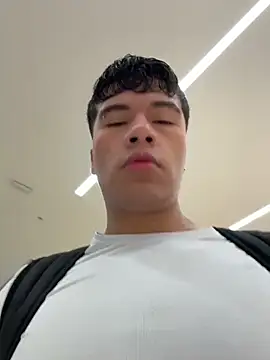 Logan smith1 online show from December 2025 06:39:02 PM