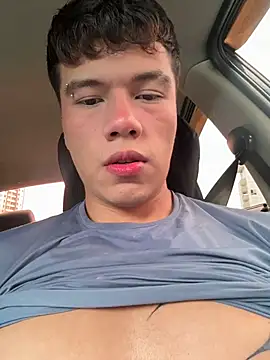 Snapshot of Logan_smith1 chatting on May 2026 07:32:02 PM Logan smith1 online show from May 2026 07:32:02 PM