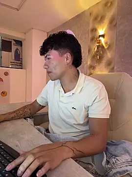 Logan smith1 online show from October 2025 06:23:02 AM