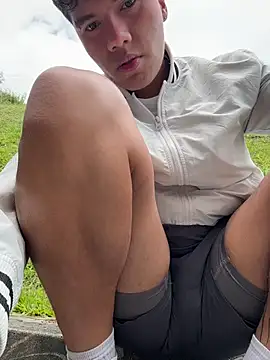 Logan smith1 online show from November 2025 05:13:01 PM