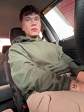 Logan smith1 online show from January 2026 04:32:02 PM