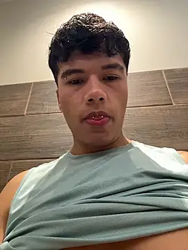 Logan smith1 online show from November 2025 05:57:01 PM