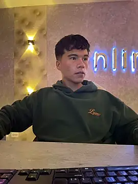 Logan smith1 online show from December 2025 05:10:01 AM