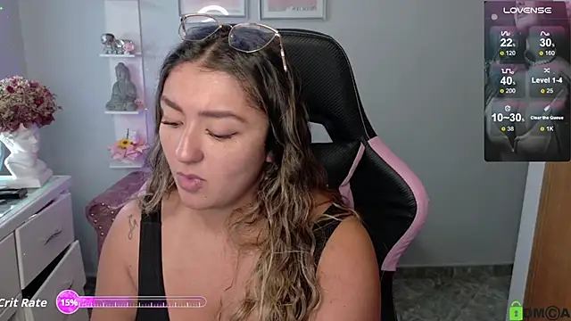 Snapshot of Melannyy_ chatting on June 2026 01:05:02 AM Melannyy online show from June 2026 01:05:02 AM