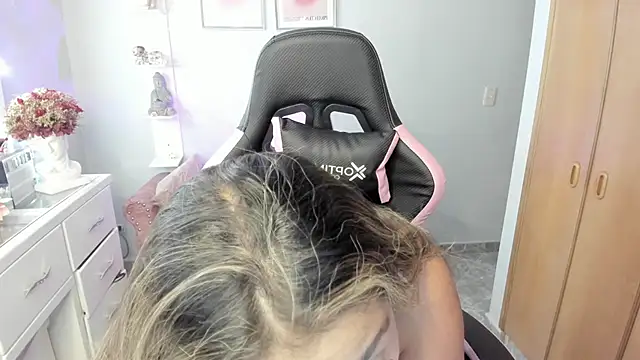 Melannyy  online show from April 2026 01:07:02 AM