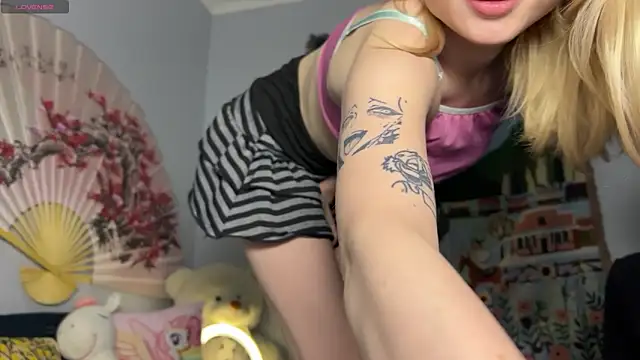 dollfromvenus online show from May 2026 01:17:02 PM