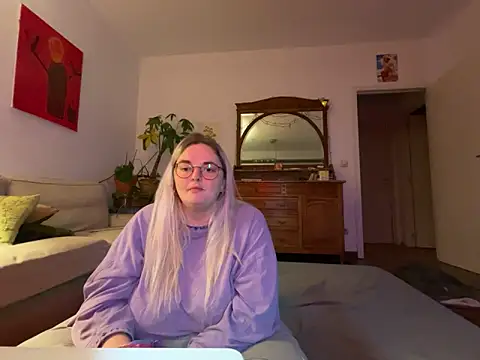 ofeefox online show from January 2025 12:00:01 AM