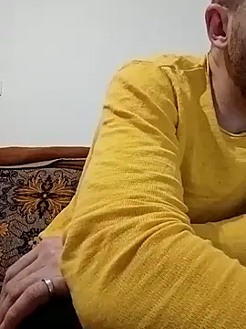 Snapshot of GrofLicno chatting on January 2025 09:42:01 PM GrofLicno online show from January 2025 09:42:01 PM