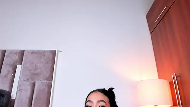 Nia Bunny online show from May 2026 02:56:02 PM
