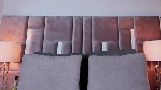 Nia Bunny online show from November 2025 11:15:02 AM