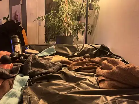 Snapshot of nickgode69 chatting on February 2025 04:37:02 AM nickgode69 online show from February 2025 04:37:02 AM