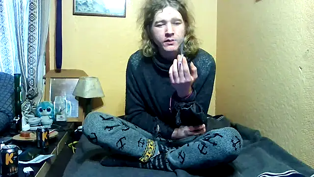 Snapshot of henna_aho94 chatting on December 2024 12:19:02 PM henna aho94 online show from December 2024 12:19:02 PM