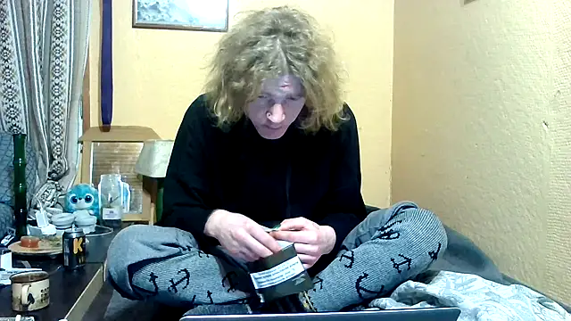 Snapshot of henna_aho94 chatting on December 2024 05:41:02 PM henna aho94 online show from December 2024 05:41:02 PM