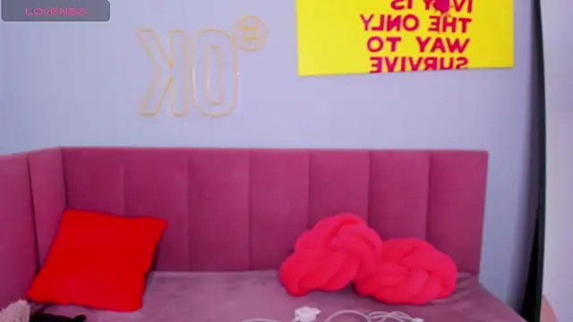 Diana Garrett online show from November 2025 02:56:02 AM