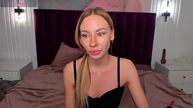 Snapshot of Diana_Garrett chatting on October 2025 01:29:01 AM Diana Garrett online show from October 2025 01:29:01 AM