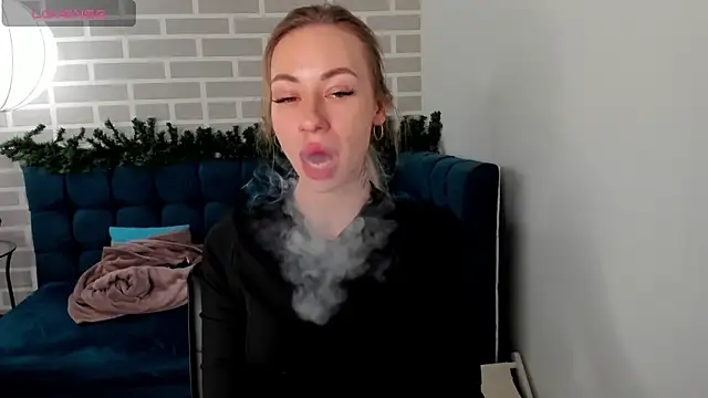 Diana Garrett online show from December 2025 01:31:01 AM