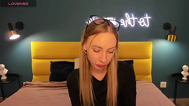 Snapshot of Diana_Garrett chatting on May 2026 08:35:01 AM Diana Garrett online show from May 2026 08:35:01 AM