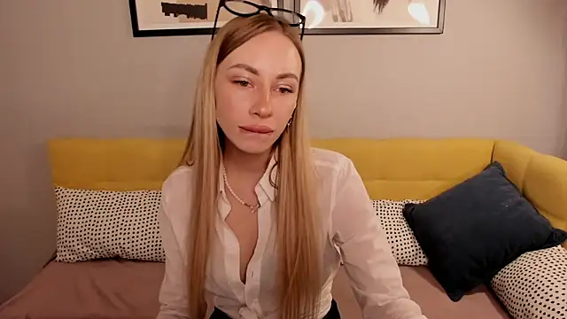 Diana Garrett online show from April 2026 02:40:02 AM