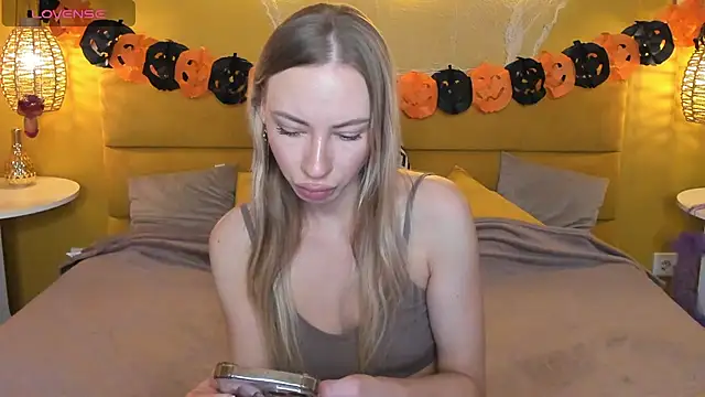 Diana Garrett online show from October 2025 01:35:02 AM