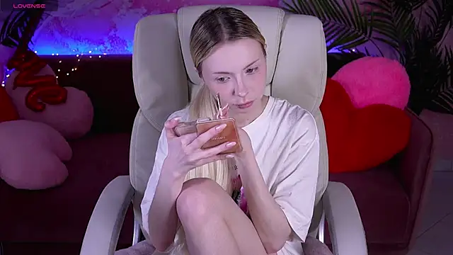 EviStar online show from February 2026 07:42:01 AM