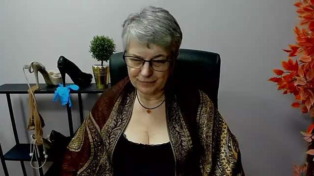 IrisDream online show from February 2025 01:53:02 PM
