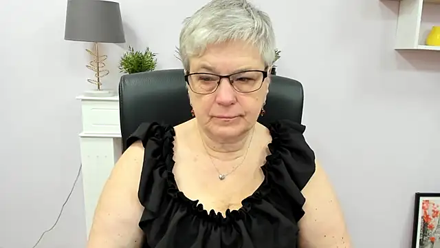 IrisDream online show from May 2026 06:04:02 AM