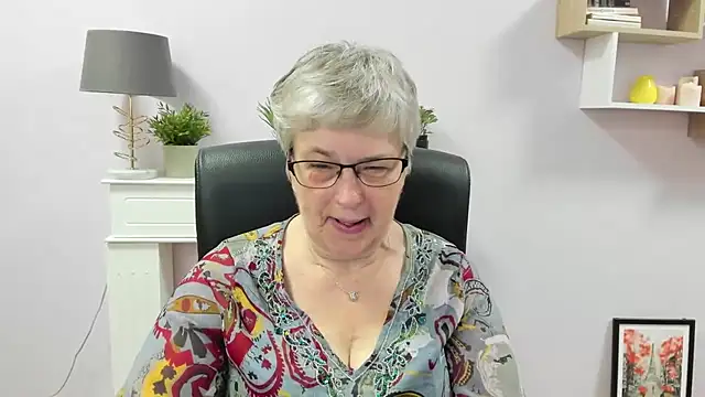 IrisDream online show from June 2026 06:10:02 AM
