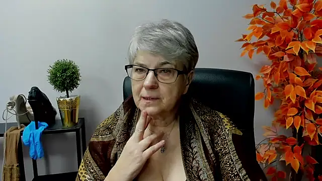 IrisDream online show from March 2025 02:01:02 PM