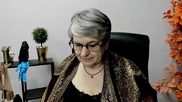 IrisDream online show from February 2025 01:16:02 PM