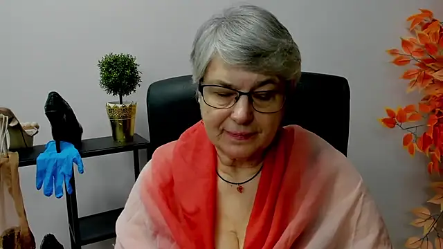 IrisDream online show from February 2025 11:15:01 AM