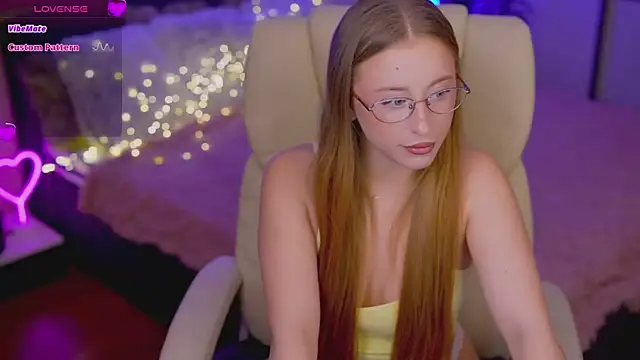 SilverrMoon online show from November 2025 08:23:01 PM