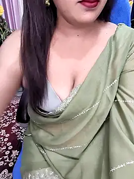 Cute-Raashii online show from April 2026 11:11:01 PM