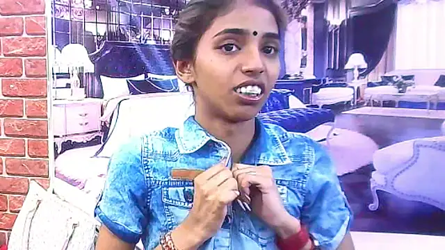 Snapshot of IndianSexySlender chatting on December 2025 05:22:02 AM IndianSexySlender online show from December 2025 05:22:02 AM