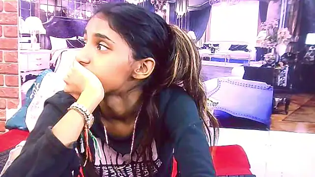 Snapshot of IndianSexySlender chatting on November 2025 05:29:02 AM IndianSexySlender online show from November 2025 05:29:02 AM