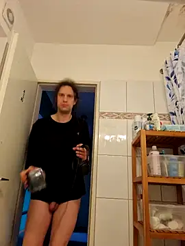 Josephine LIVE online show from December 2025 12:44:02 PM