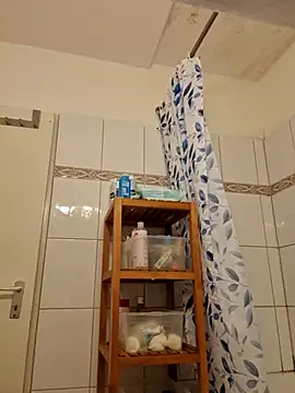 Josephine LIVE online show from November 2025 05:13:01 AM