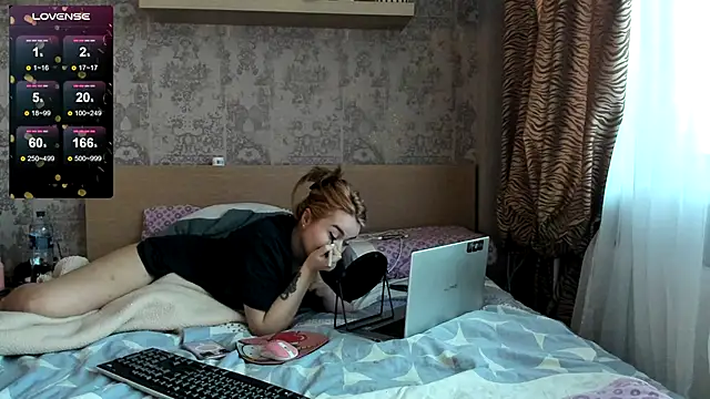 Snapshot of purebeautie13 chatting on December 2024 10:39:01 AM purebeautie13 online show from December 2024 10:39:01 AM